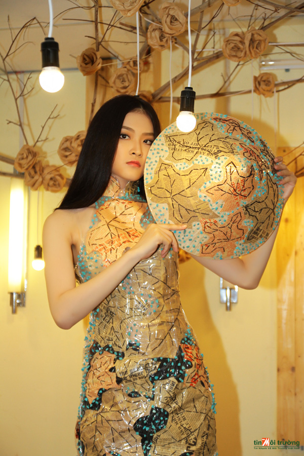 Người[-]mẫu[-]Phương[-]Như[-]tỏa[-]sáng[-]với[-]thiết[-]kế[-]mới[-]của[-]Huỳnh[-]Phạm[-]Hồng[-]Trang